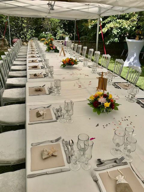Mise en place réception mariage — Le Mazet