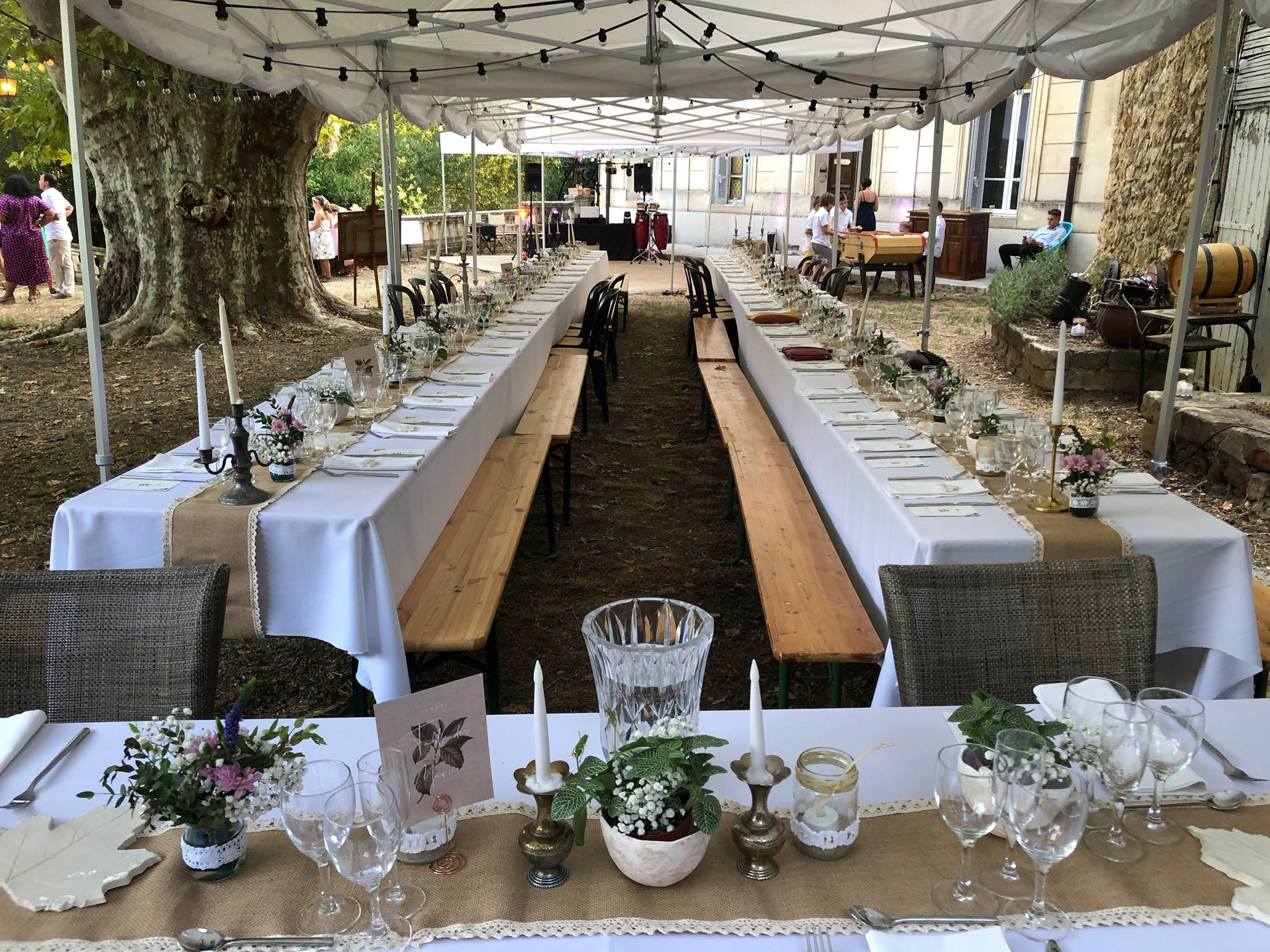 Tables et barnum — Le Mazet Réception Mimet